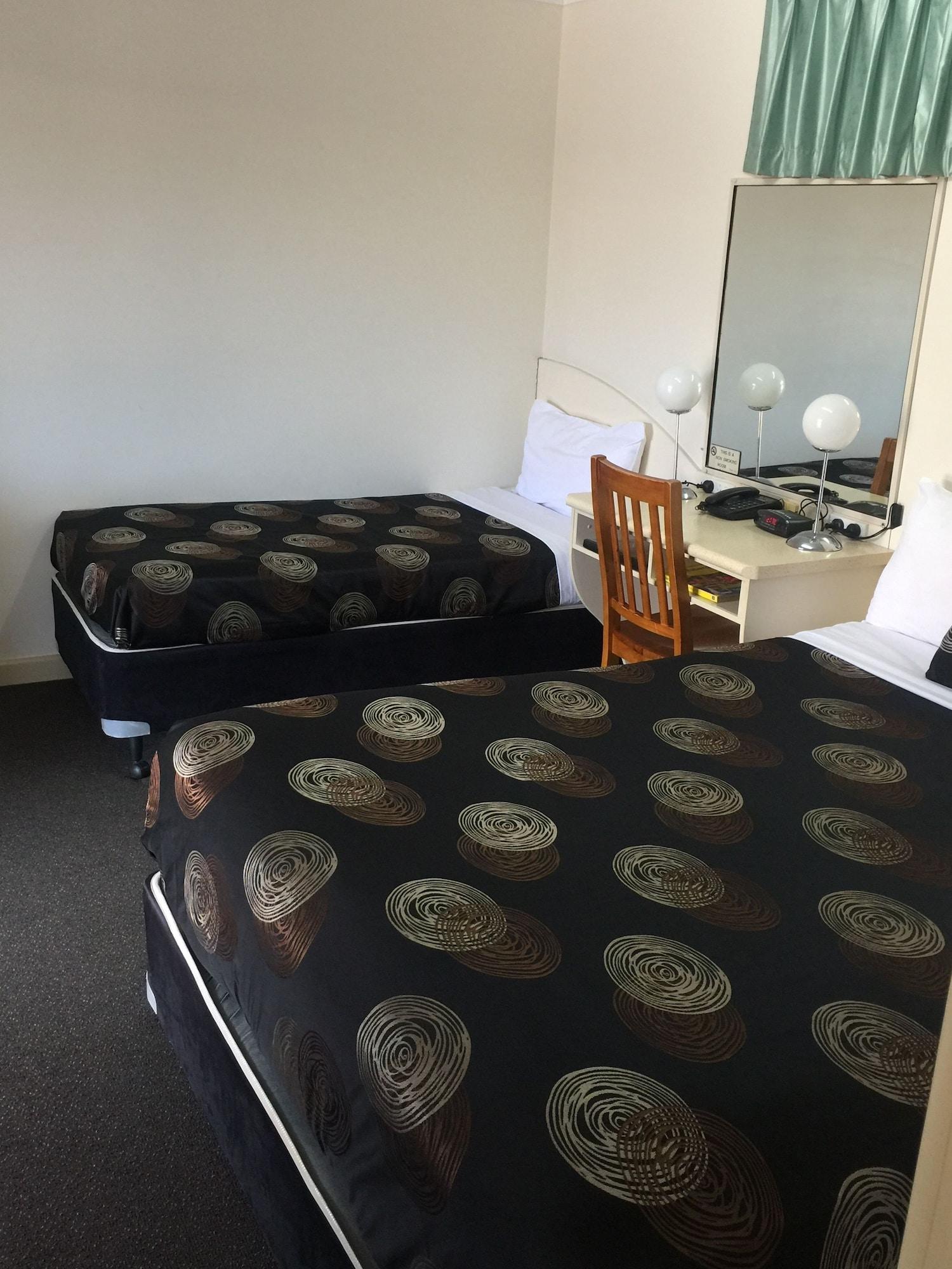 Econo Lodge Park Lane Bundaberg Bagian luar foto