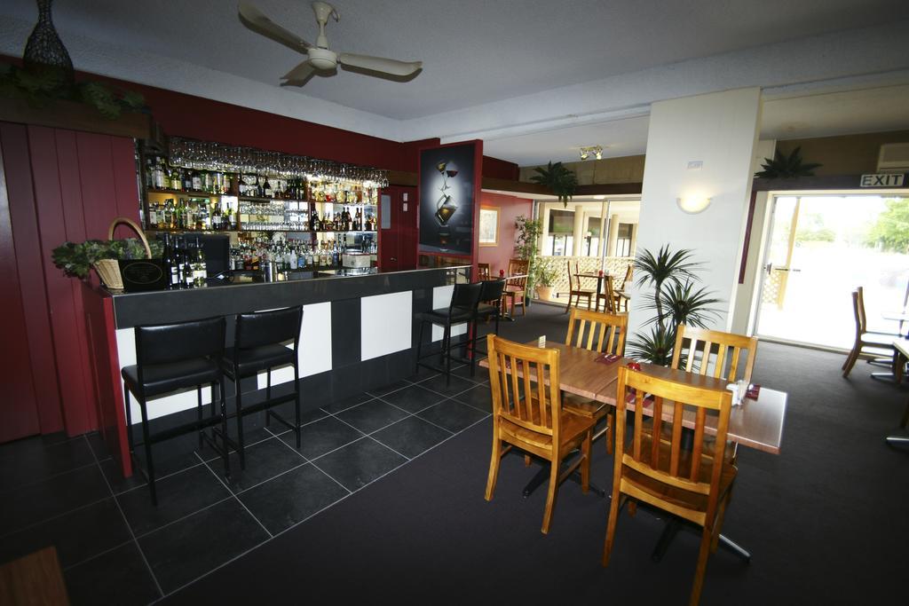 Econo Lodge Park Lane Bundaberg Bagian luar foto