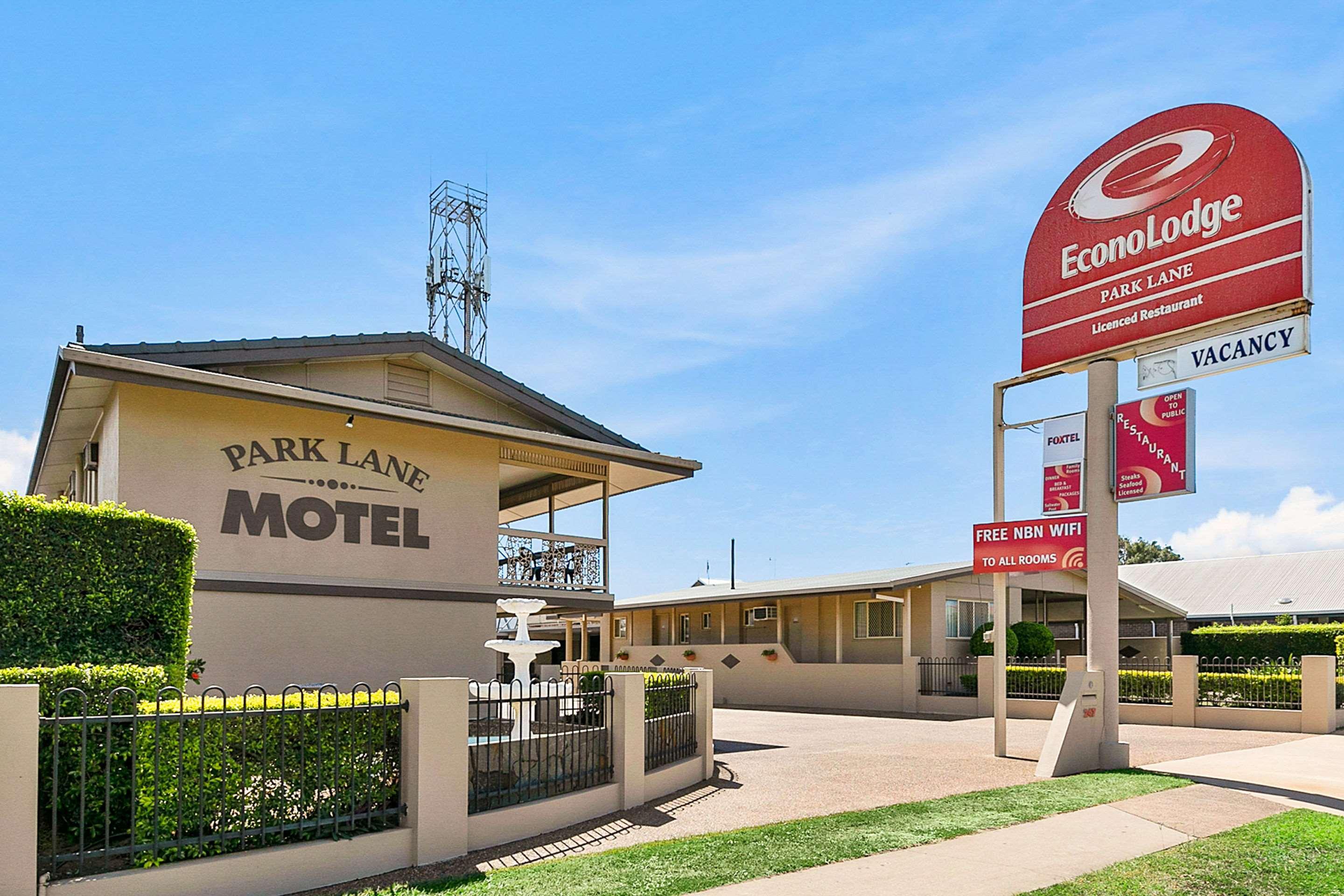 Econo Lodge Park Lane Bundaberg Bagian luar foto